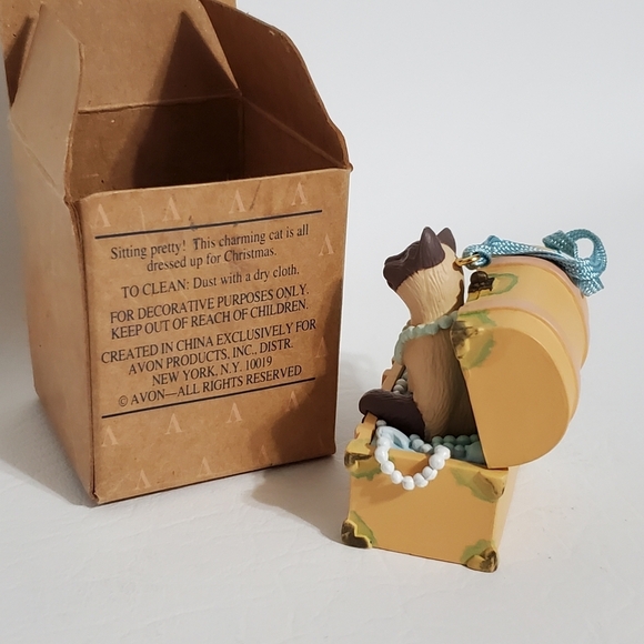 Avon Christmas Dress Up Ornament Jewelry Box Siamese Cat Treasure Chest - Picture 2 of 7